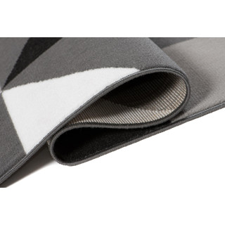 Sivý vzorovaný koberec