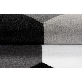 Sivý vzorovaný koberec