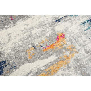 Farebný koberec s moderným vzorom