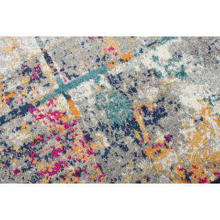 Vzorovaný farebný koberec