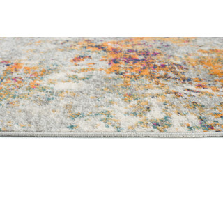 Farebný vzorovaný koberec