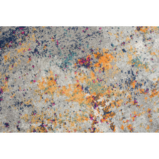 Farebný vzorovaný koberec