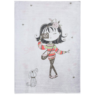 Detský koberec s dievčenským motívom