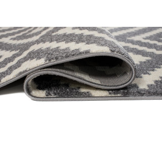 Moderný sivý koberec so vzorom