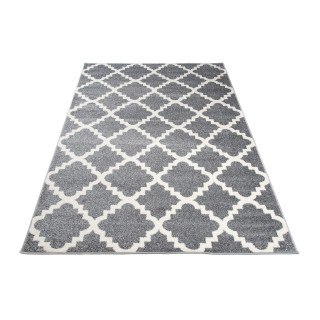 Moderný sivý koberec so vzorom