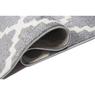 Moderný sivý koberec so vzorom
