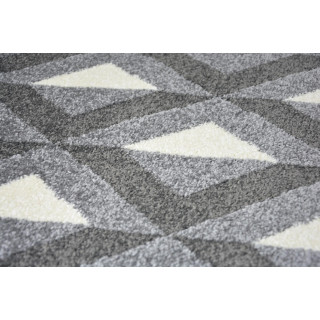 Koberec so vzorom sivej farby