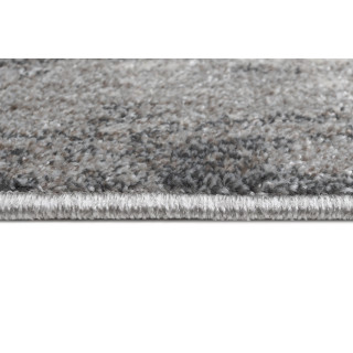 Sivý koberec so vzorom