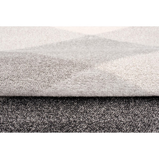 Moderný vzorovaný koberec