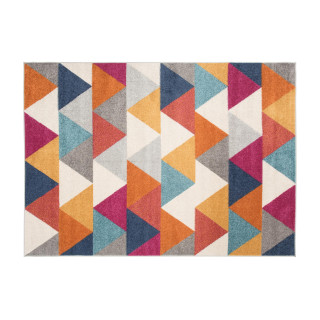 Moderný farebný koberec s trojuholníkmi