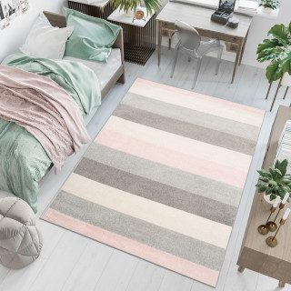 Pásikavý sivo-ružový koberec