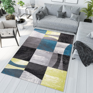 Moderný koberec so štvorcovým vzorom