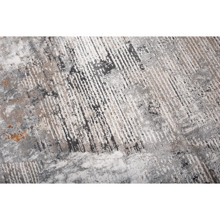 Krémový koberec s pásikavým vzorom