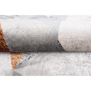 Moderný koberec s geometrickým vzorom