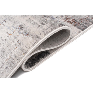 Krémový koberec so vzorom