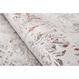 Krémový koberec s ornamentom