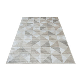 Sivý moderný koberec s trojuholníkovým vzorom