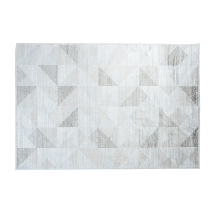 Krémový koberec so vzorom