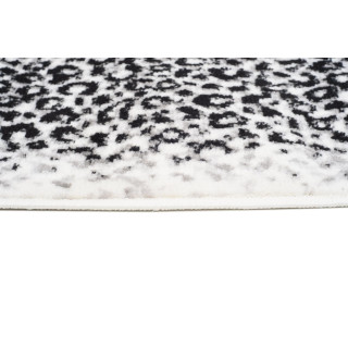 Moderna preproga z vzorcem geparda