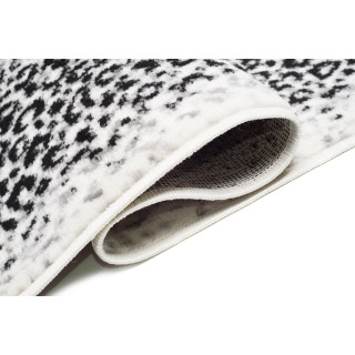 Moderna preproga z vzorcem geparda