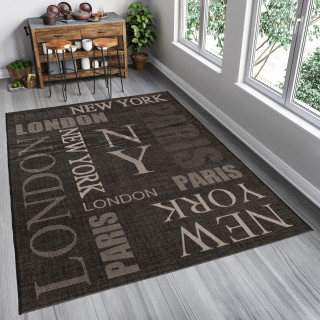 Preproga z napisi v črni barvi