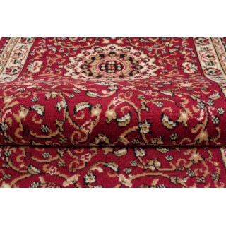 Vintage koberec v červenej farbe