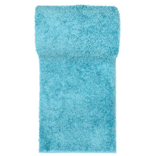 Moderný metrážny koberec modrej farby