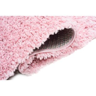 Svetlo-ružový metrážny koberec