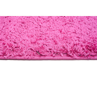 Metrážny ružový shaggy koberec