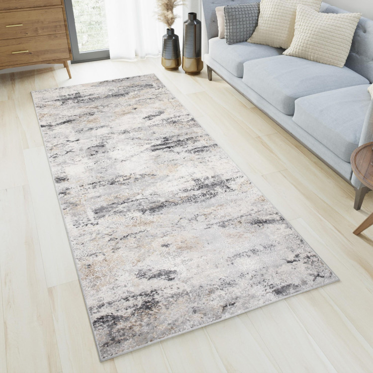 Moderný metrážny koberec bielej farby