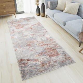 Metrážny koberec v jemných farbách