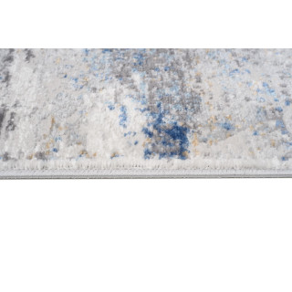 Modrý metrážny koberec so vzorom