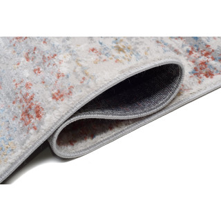 Bielo-oranžový metrážny koberec