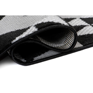 Metrážny koberec so vzorom