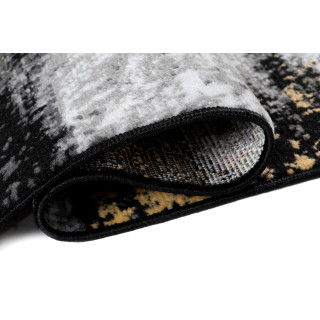 Moderný metrážny čierny koberec