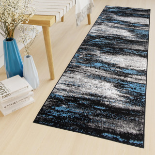 Čierno-modrý metrážny koberec