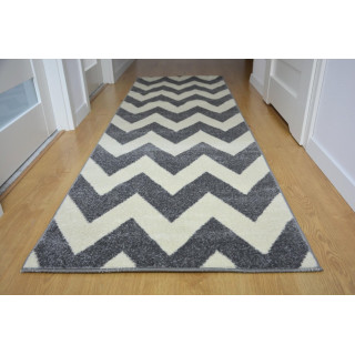 Sivo-biely moderný metrážny koberec