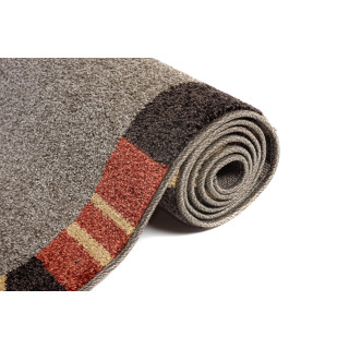 Metrážny sivý koberec