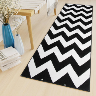 Čierno-biely metrážny koberec