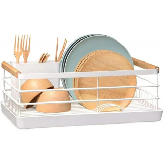 Biely odkvapkávač na riad s podnosom