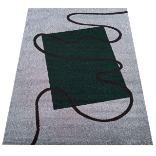 Sivý koberec so zeleným obdĺžnikom