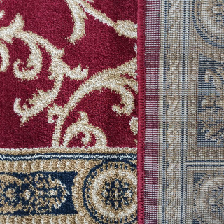 Červený koberec v štýle vintage