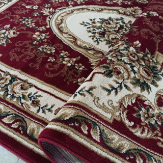 Bordový koberec v štýle vintage