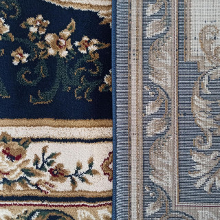 Hnedý koberec v štýle vintage