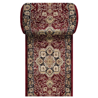 Červený metrážny koberec so vzorom