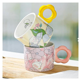 Žltý kvetinový hrnček s lyžičkou + krabička