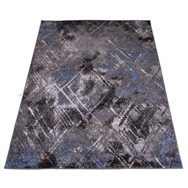 Koberec so vzorom v sivej farbe