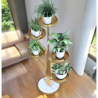 Kovový stojan na kvety v zlatej farbe