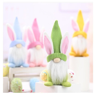 Jarný škriatok v zelenej farbe