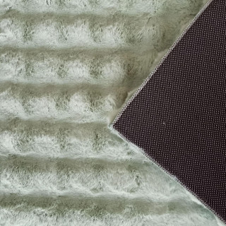 Dlakava 3D preproga v zeleni barvi